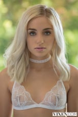 Naomi Woods - Messing Around with my Step Sister | Picture (1)
